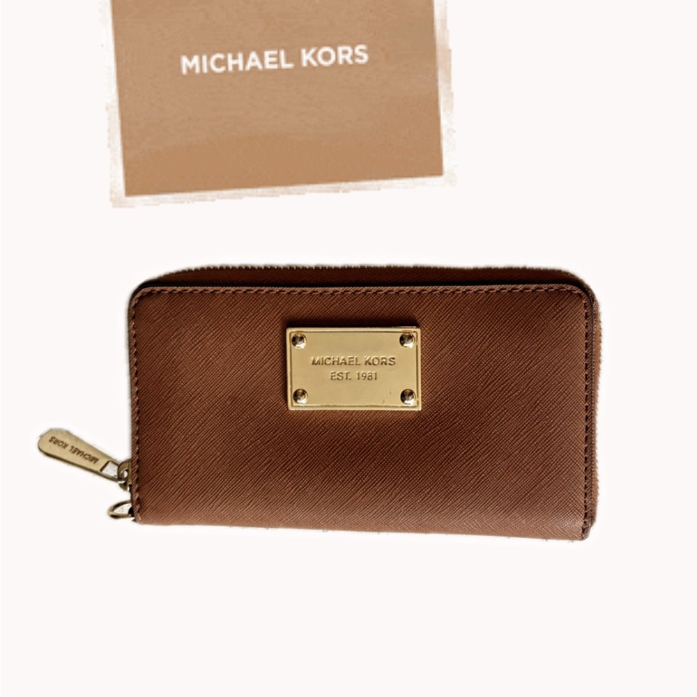 Michael Kors Brown Leather Jet Set zip around Wristlet Wallet